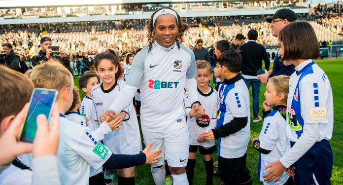 22BET-e-Ronaldinho-Gaúcho-Chegaram-ao-Quênia