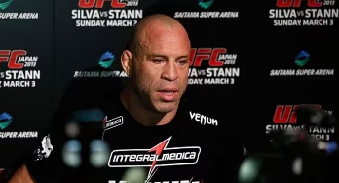 Wanderlei Silva loses bet on Athletiba and asks for help from Coritiba fans in 'crowdfunding'