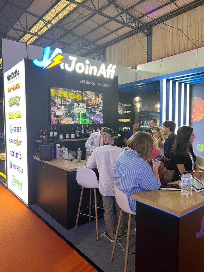 Estrutura do programa de afiliados no dia de encerramento do encontro