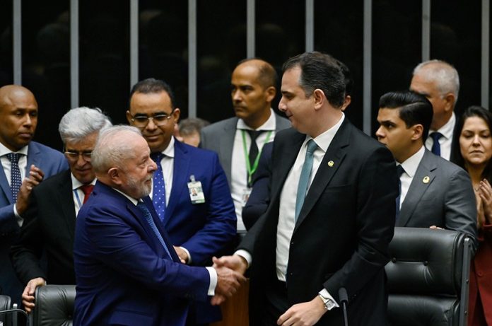 Pacheco-e-Lula-discutem-estrategias-para-enfrentar-crise-fiscal-em-Minas-Gerais