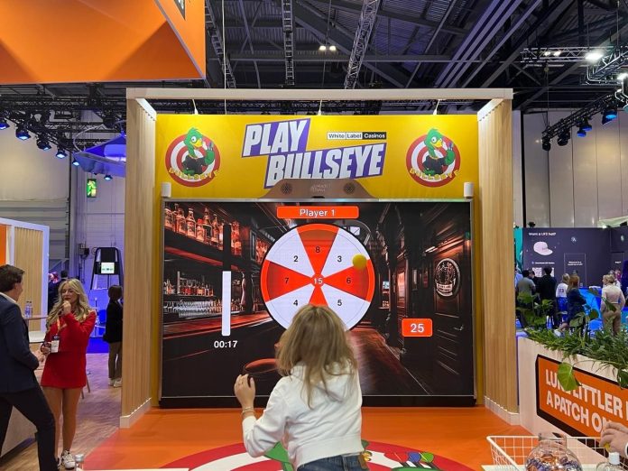 O público pode desfrutar de experiências interativas no evento
