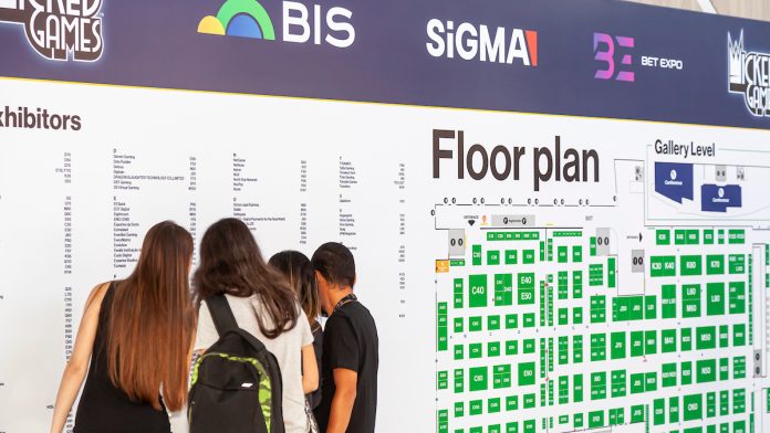 O público encontra um imenso mapa com todas as atividades no Transamerica Expo Center. Imagem: Agência Riguardare / Kalma Produtora