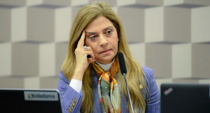 Presidente-do-Palmeiras-diz-a-CPI-que-denuncias-de-Textor-sao-irresponsaveis