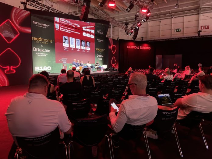 A agenda seguiu com ótimos debates sobre o futuro do mercado