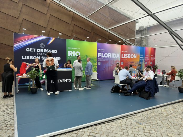 A organização promove eventos em vários lugares-chave do planeta