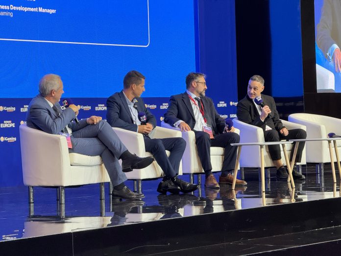 Maurizo Soccodato (Global Lab), Ohad Straschnov (Soft2Bet), Danilo Arribichello (PG Gaming) e Victor Borg Barthet (Air Dice Malta) participaram do debate