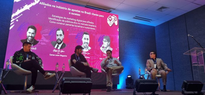 Alessandro Valente (Super Afiliados), Alessandro Lisboa (IGI Expo), João Paulo Leão (BetLink) e Fabio Tiberia (FT Consulting) participaram do painel 'Afiliados na indústria de apostas no Brasil'