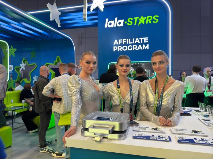 Lala Stars visa divulgar o seu programa de afiliados