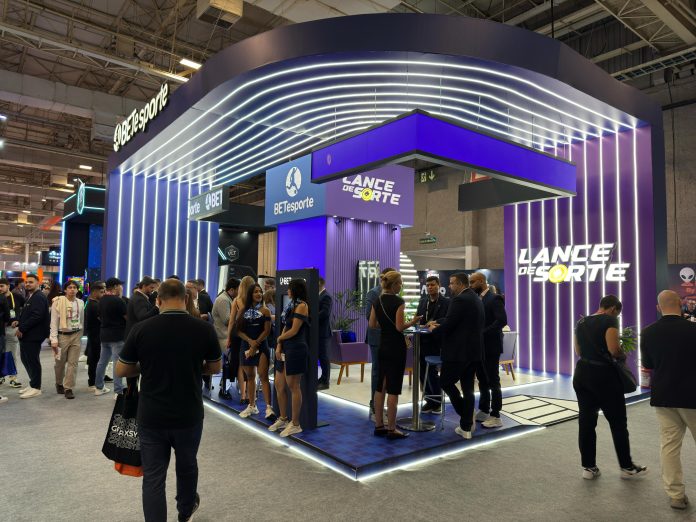 Marca também está na exposição