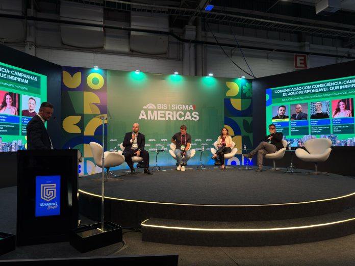 Flávio Figueiredo, fundador do portal de notícias do setor, esteve presente no painel