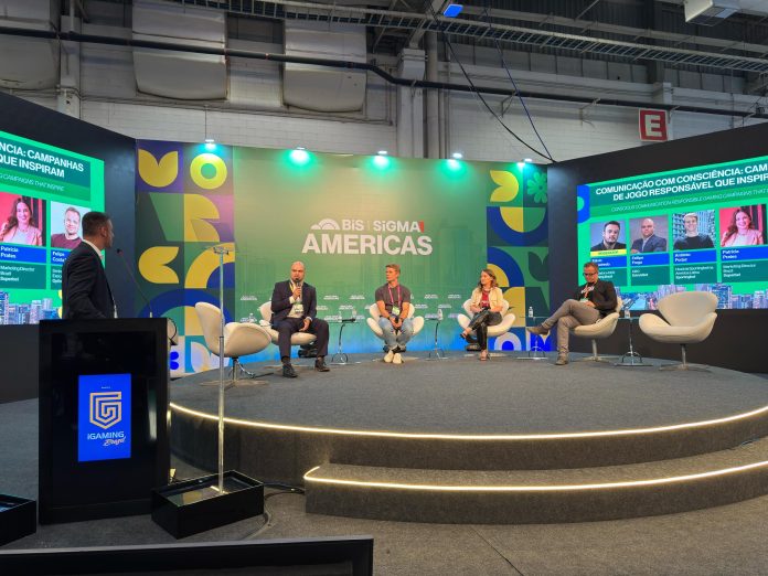 Flávio Figueiredo, Fellipe Fraga, Antônio Forjaz, Felipe Costa Nadalini e Patrica Prates participaram do debate