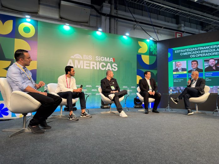 Participaram: Magnho José (Editor e Presidente - BNLData – IJL), Leonardo Baptista (CEO - Pay4Fun), Fred Justo (Coordenador-Geral de Monitoramento de Lavagem de Dinheiro e Afins - Ministério da Fazenda), Ricardo Brito (LexisNexis Risk Solutions) e Marco Túlio (CEO Grupo Ana Gaming)