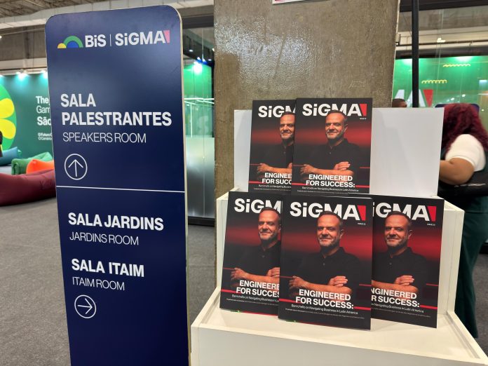 Três espaços de conferências estão reunindo grandes nomes do setor