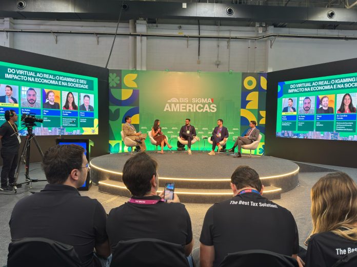 Paulo Reales (Sócio Fundador - Sterling Corp.), Rubio Teixeira (Fundador – Octus), Diego Zia (CEO - B2Gether), Caroline Camilo (Diretora da Secretaria de Desenvolvimento Econômico - Prefeitura de Osasco) e Bruno Omori (Presidente – IDTCEMA) participaram da conversa